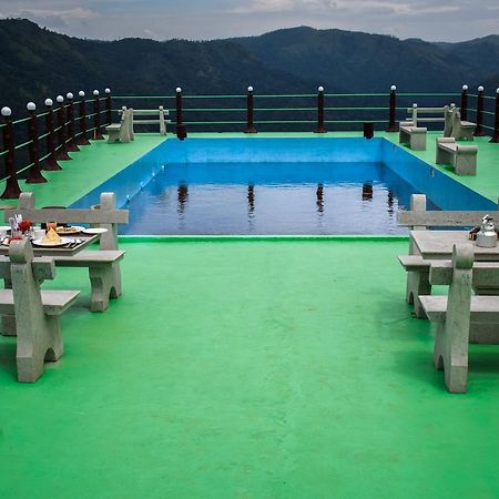 Misty Hill Hotel Pīrmed Екстериор снимка