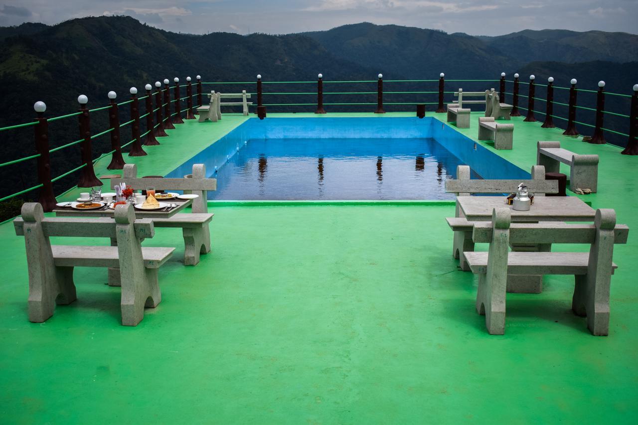 Misty Hill Hotel Pīrmed Екстериор снимка