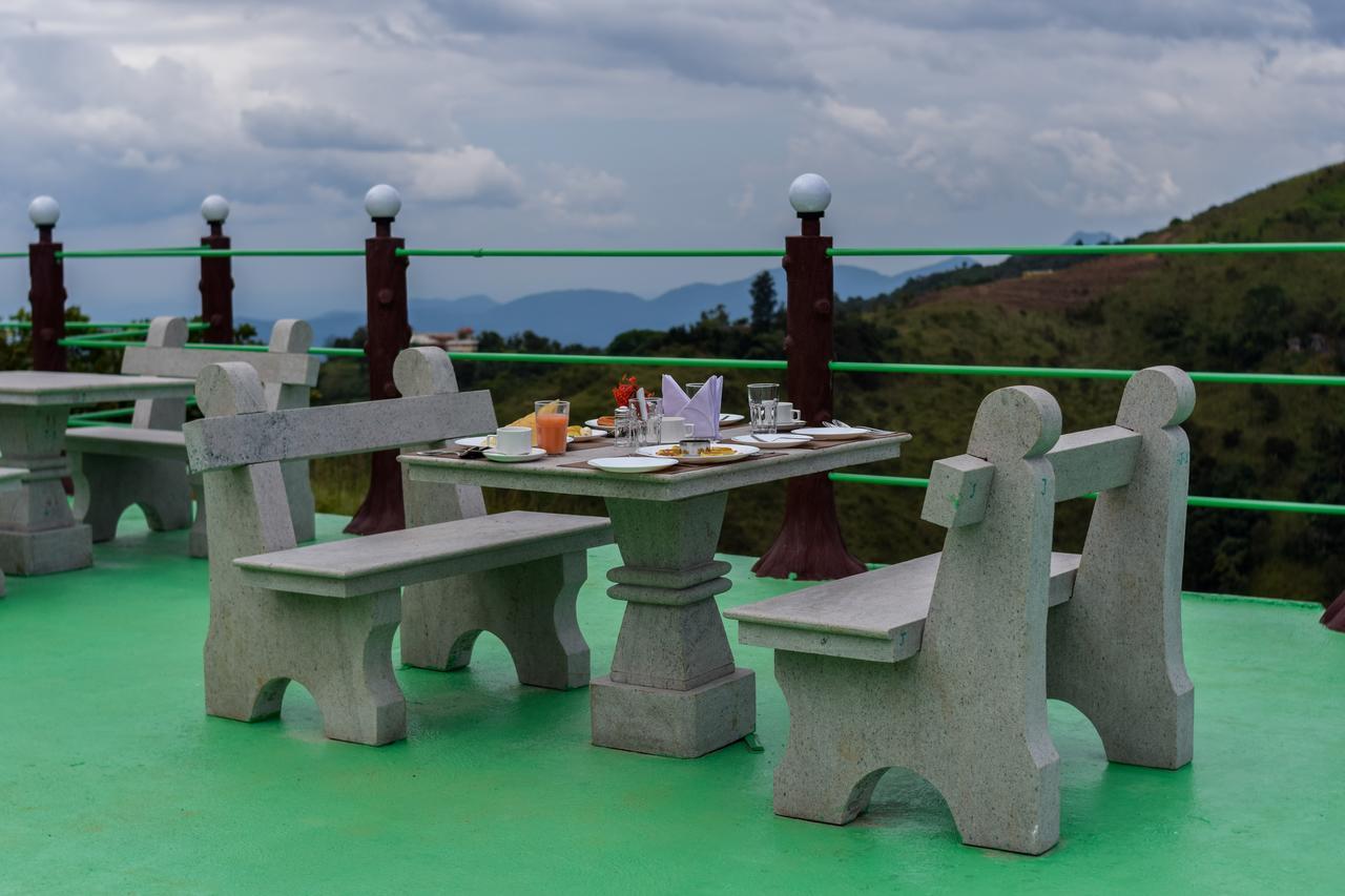 Misty Hill Hotel Pīrmed Екстериор снимка